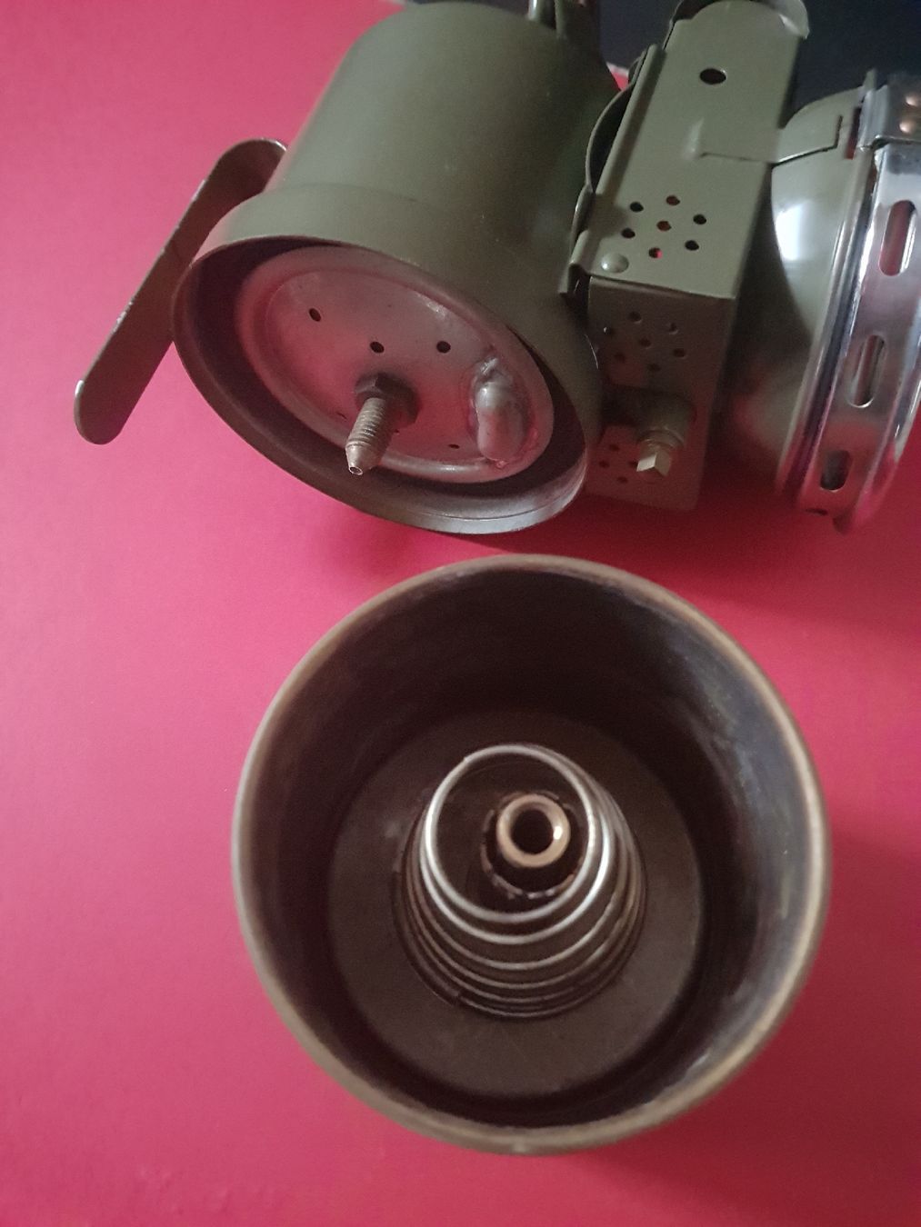 Schweizer Armee Lampade: Karbid Lampe mit 1Kg Karbid – Usato da Altnau venduto da samira41 5