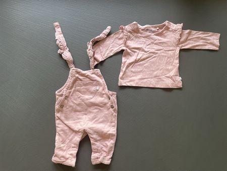 Latzhosen Set Gr 56 in Rosa