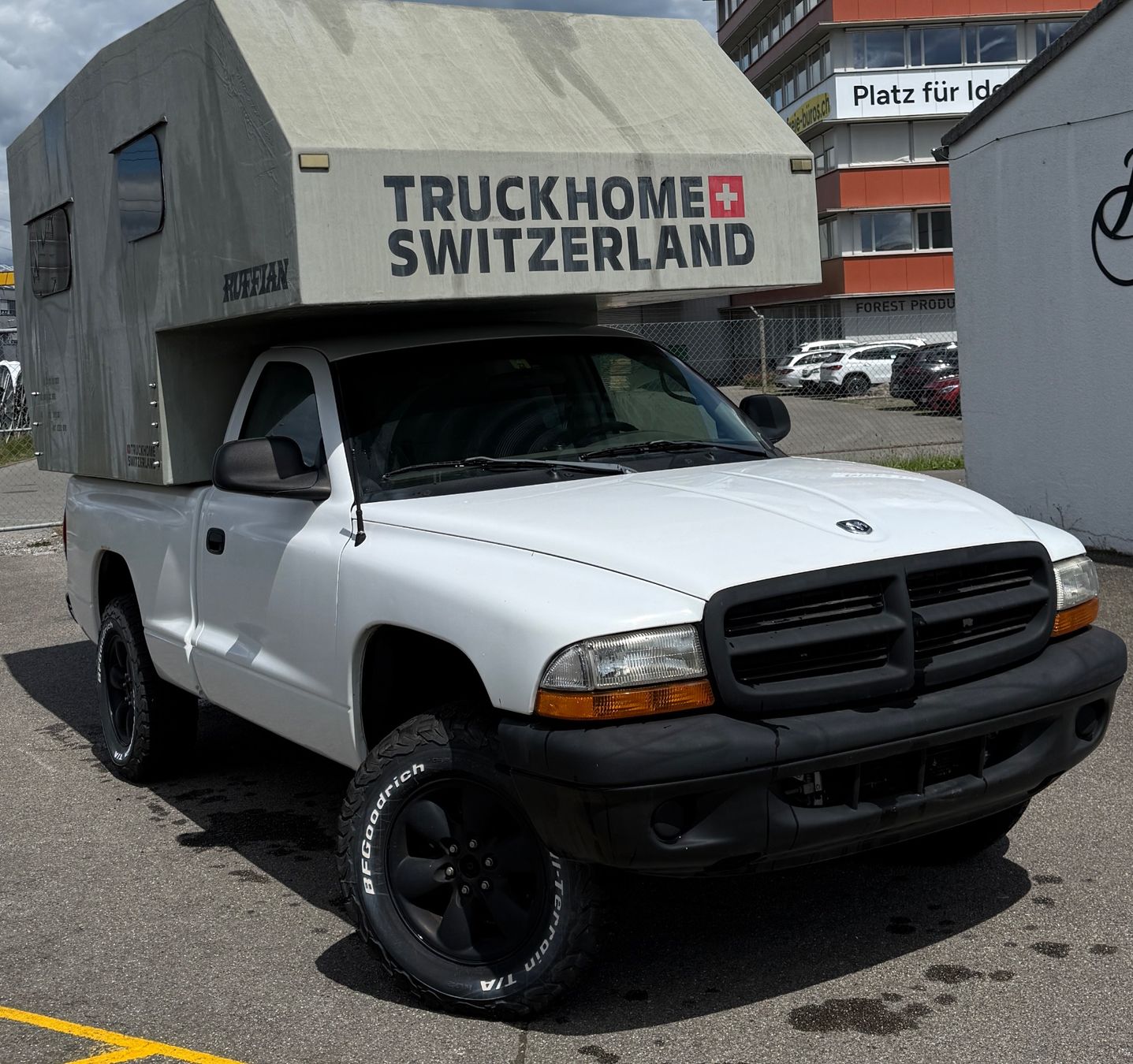 Dodge Veicoli da campeggio: Dodge Dakota mit Wohnkabine ab 1.- – Usato da Kleindöttingen venduto da ABC_Pneu