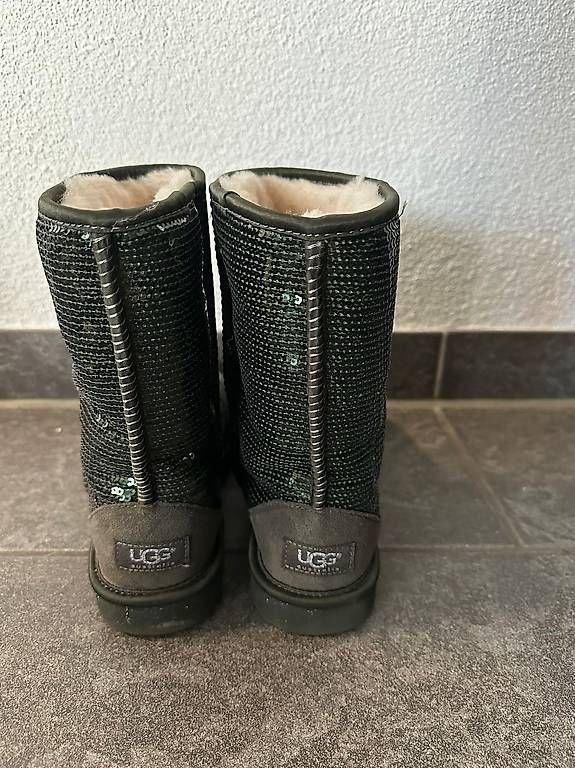 Damenschuhe: Winterstiefel UGG Grösse 40 – Gebraucht aus Schenkon von supperhexe88 1