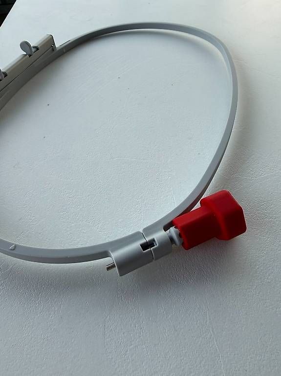 Stickrahmen: Bernina Stickrahmen gross Griff Adapter 30mm – Gebraucht aus Münchenbuchsee von heinz-5