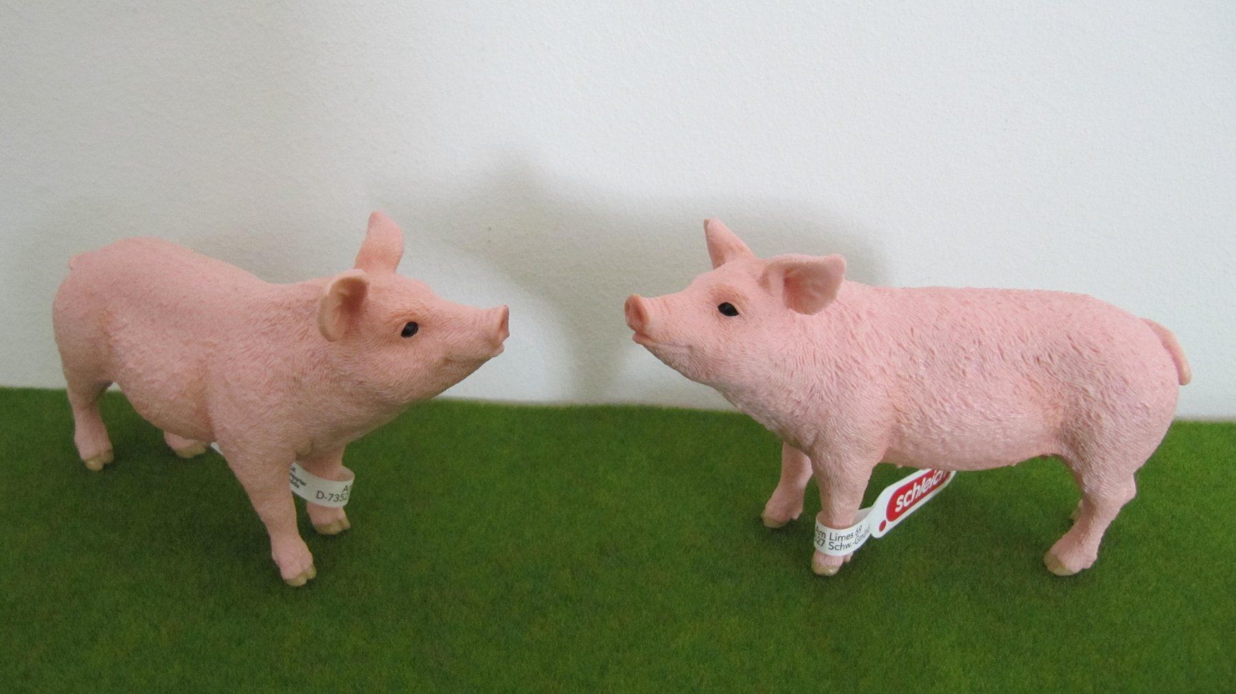 Schleich Spielzeuge: Schleich Schweine, im  2er Set – Neu (gemäss Beschreibung) aus Brunnen von Kiwiland1