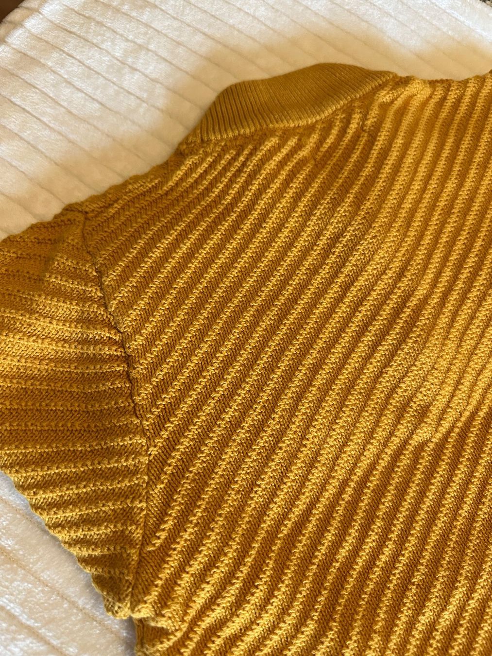 Maglioni & Felpe: Strickpullover mit Reissverschluss, Grösse 116 – Usato da Zürich venduto da poliveira 1
