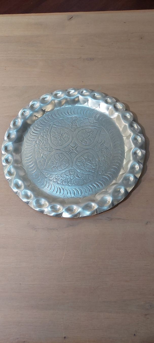 Piatti di portata: Orientalischer Servierteller Metall Silber 32 cm – Nuovo (secondo la descrizione) da Sempach venduto da Charluky