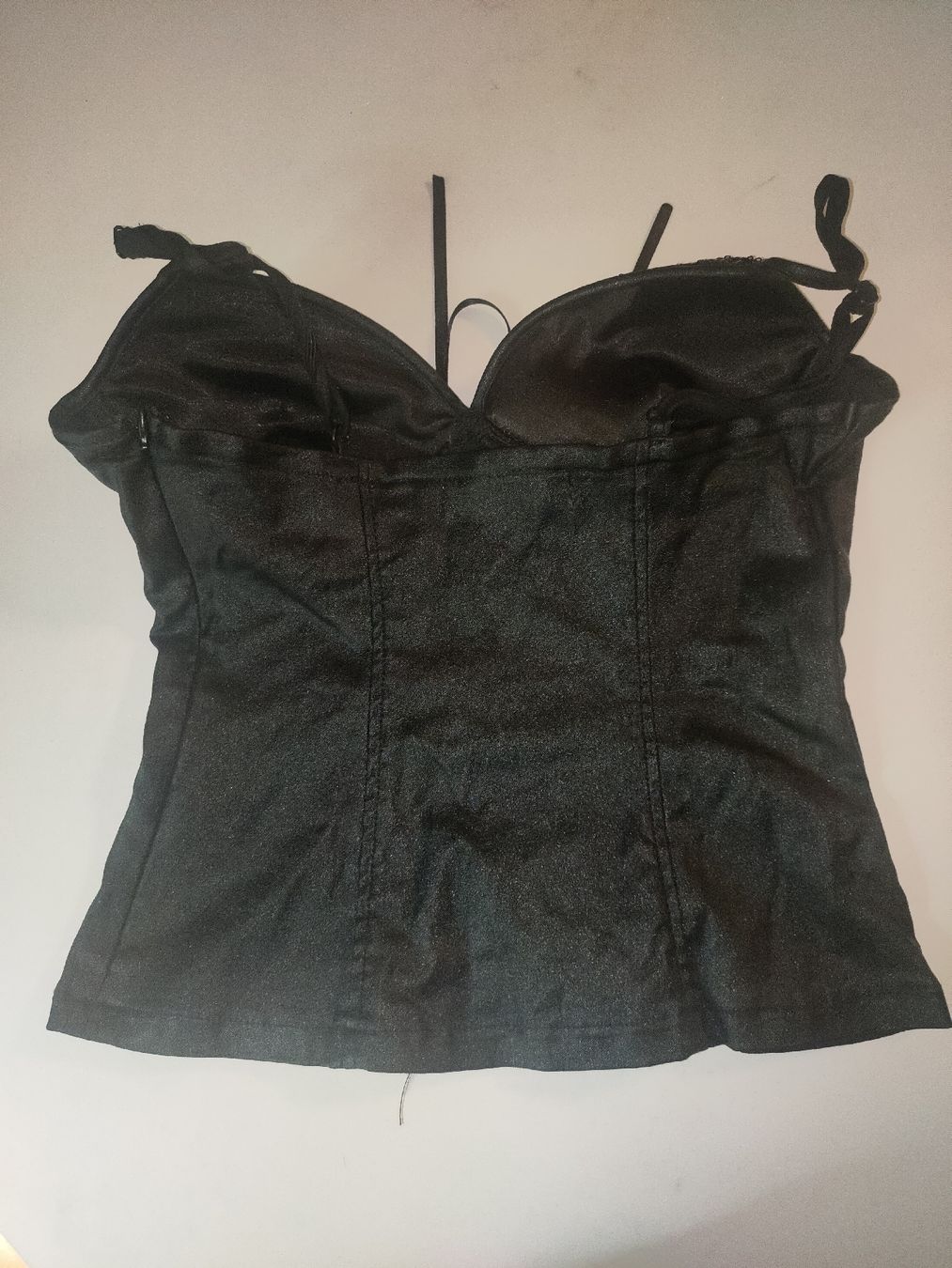 Top: Top corset noir à paillettes, taille M – Usato da Lausanne venduto da Cassandra11 1