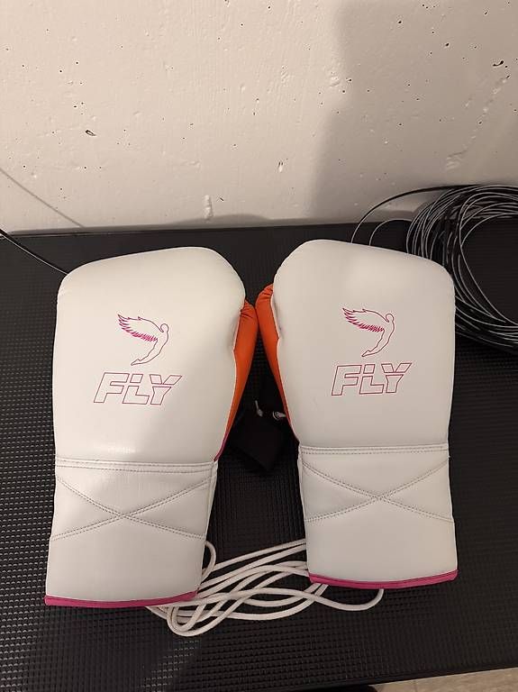 Guanti & manicotti: Fly Boxing Sparring Gloves – Usato da Villmergen venduto da noa_22ty