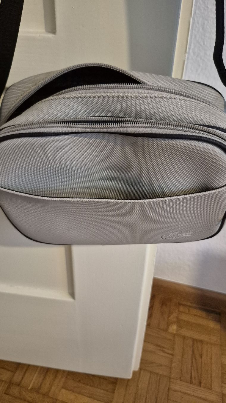 Lacoste Taschen: Lacoste Tasche – Gebraucht aus Zürich von Knauelrockerin 2
