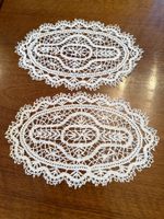 2 Spitzendeckchen oval weiss 24 cm gebraucht guter Zustand