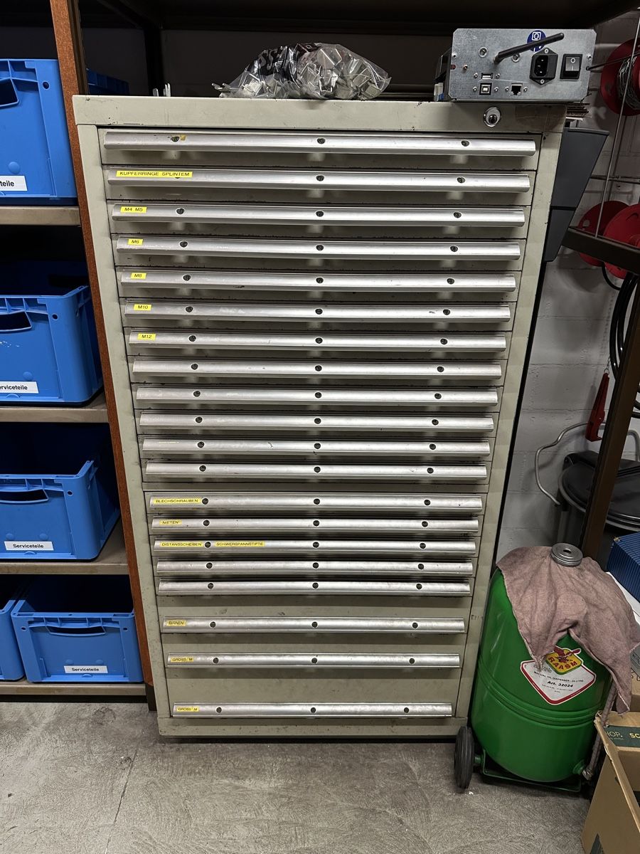 Armadi: Lista Schubladenstock Werkstatt Garage – Usato da Alpnach-Dorf venduto da Skai0