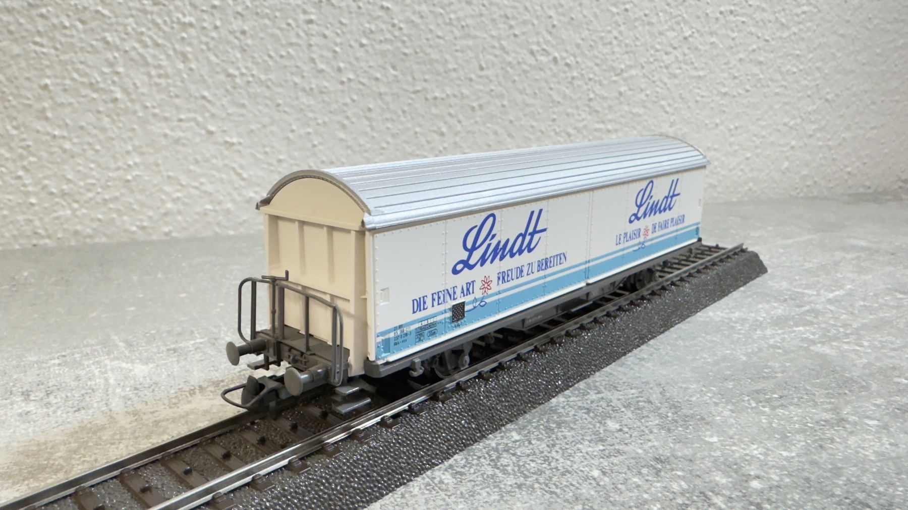Roco Modellini di ferrovie: Roco Lindt Güterwagen H0 / AC – Usato da Windlach venduto da Kelebra 3