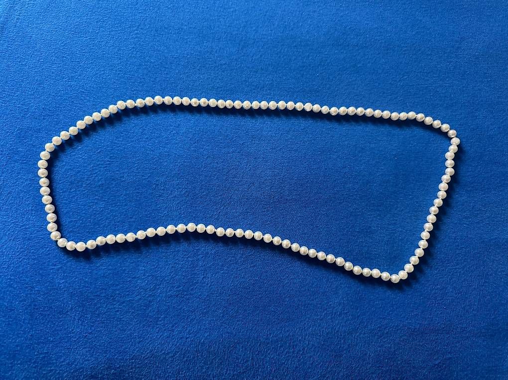 Catenine: Perlenkette 88 cm – Usato da Basel venduto da Chregu07