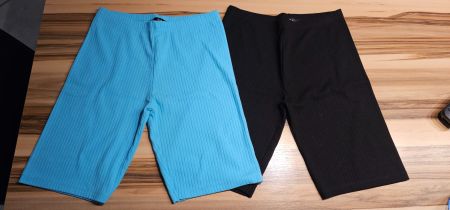 2 Leggings- kurz (Radlerhosen) /Gr.158