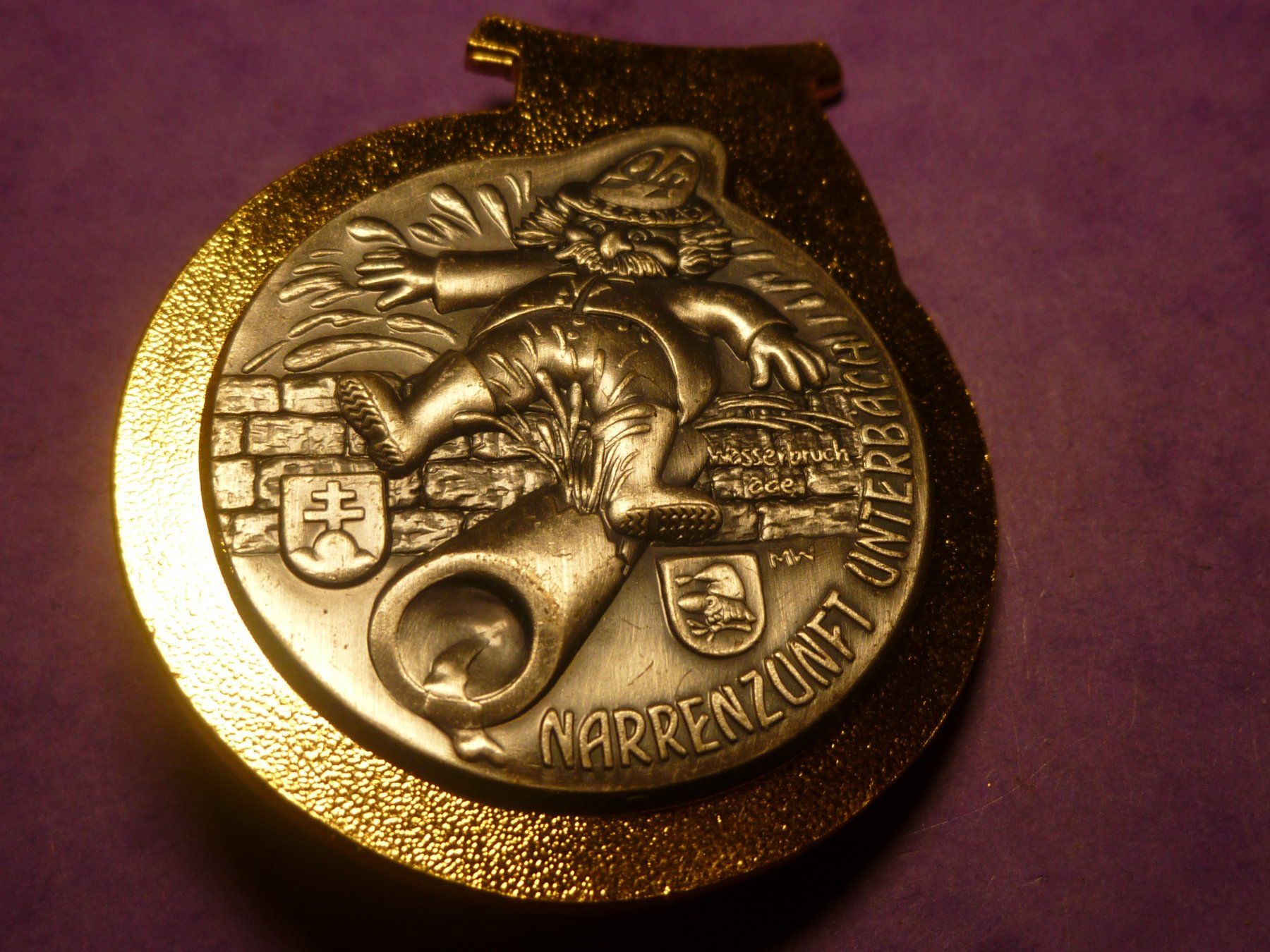 Placchette & Badge: UNTERBÄCH 1994 GOLD – Usato da Ried (Muotathal) venduto da Mandarin02
