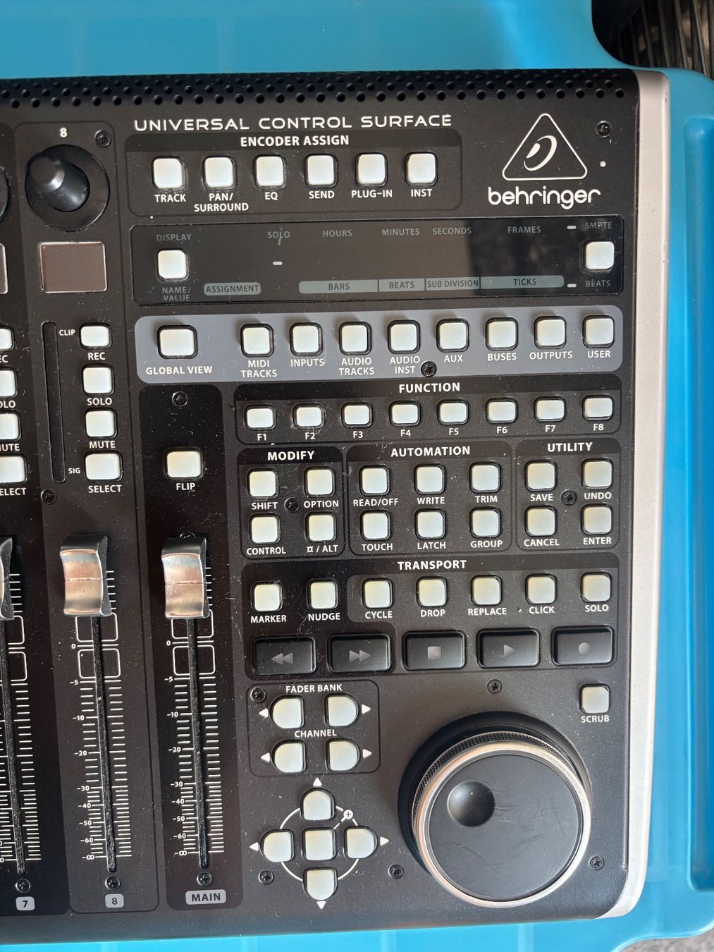Behringer Mischpulte: Behringer X Touch – Neu (gemäss Beschreibung) aus Chêne-Bougeries von Bambideluxe 2