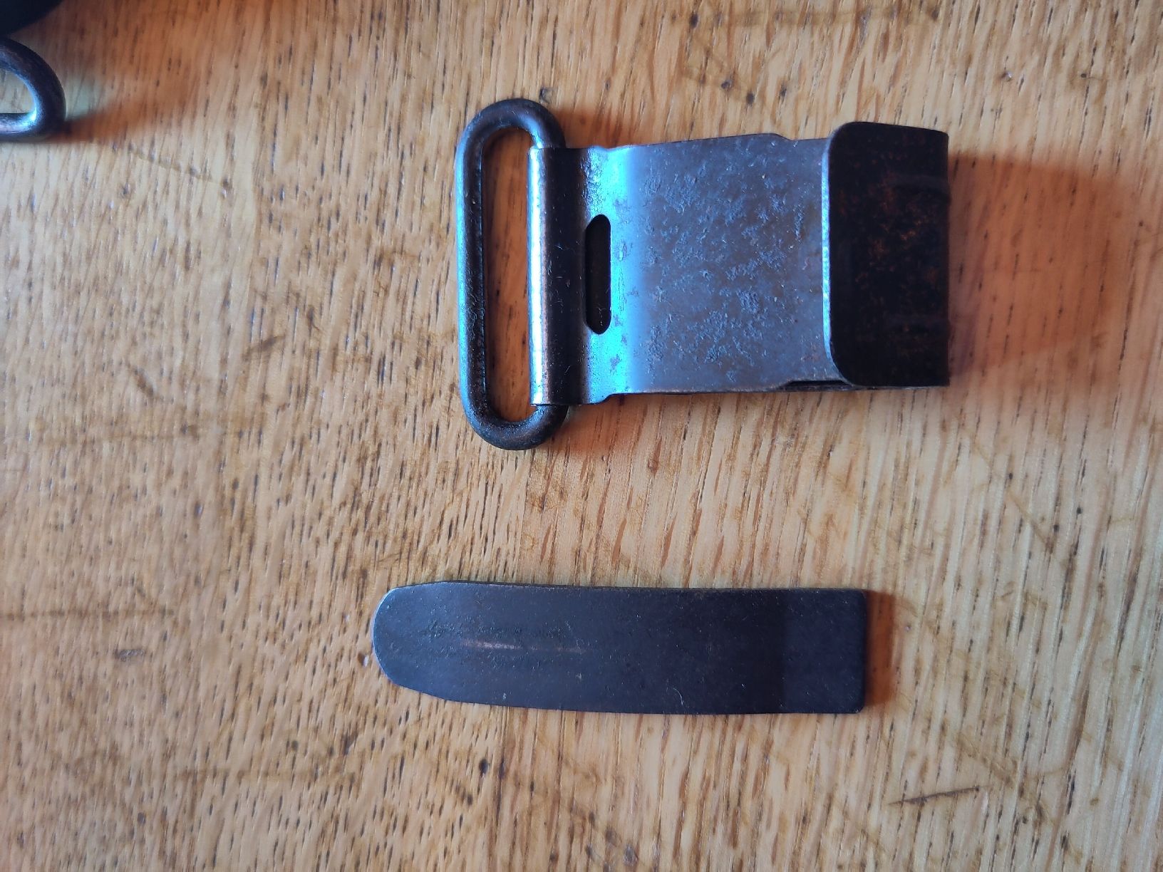 Schweizer Armee Uniformen: Diverse Karabiner 31 Teile – Gebraucht aus Feldis/Veulden von 94BAM 3