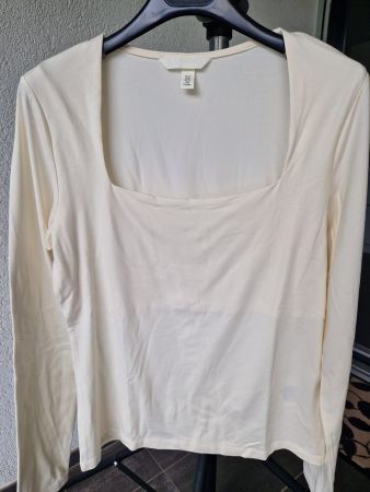 H&M super soft, off-white shirt with box neck