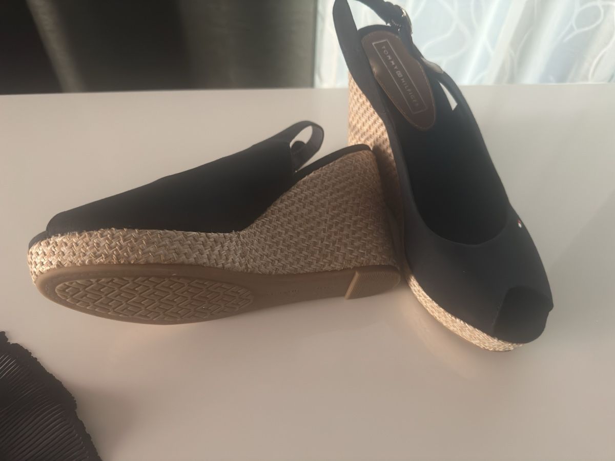 Tommy Hilfiger Scarpe da donna: TOMMY HILFIGER Keilsandalette – Nuovo (secondo la descrizione) da Oftringen venduto da Eylem79 5
