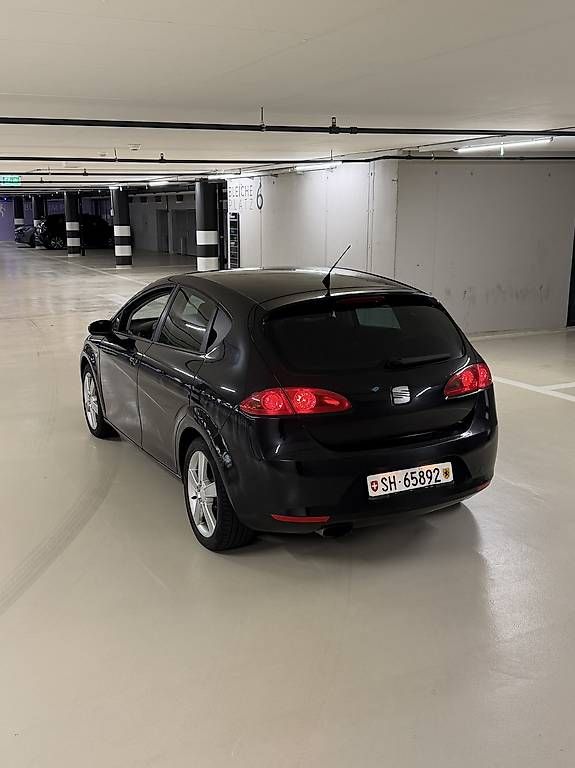 Seat Automobili: Seat Leon 2.0FSI, Frisch Mfk – Usato da Neuhausen venduto da lir_2nnh 2