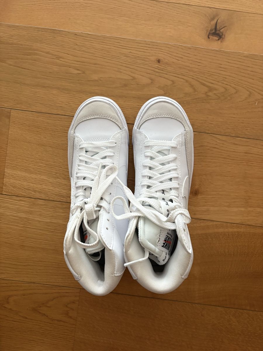 Nike Scarpe da donna: Nike Schuhe Grösse 36 – Nuovo (secondo la descrizione) da Domat/Ems venduto da jen_q9m8 1
