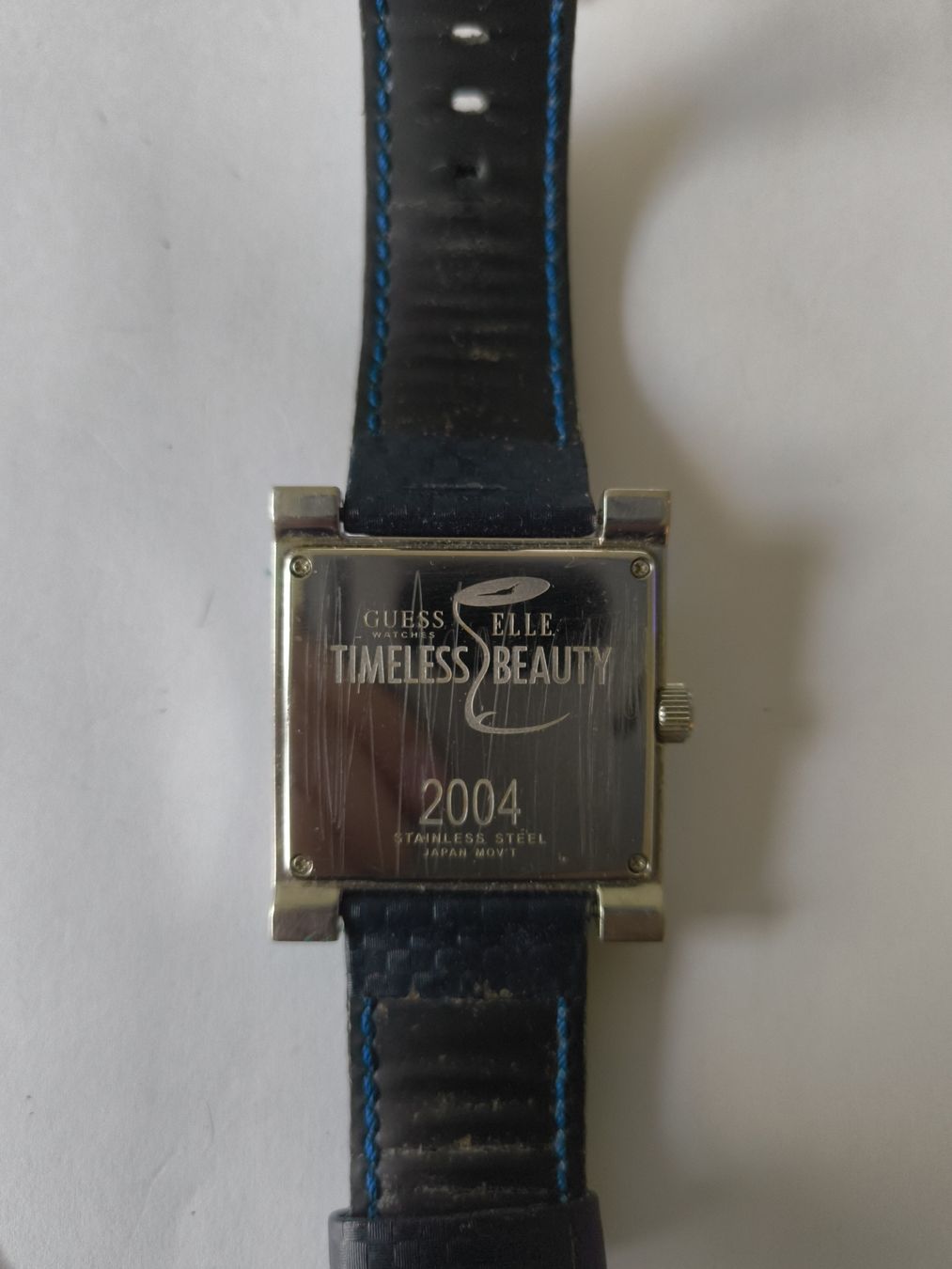 Guess Orologi: Guess Damenuhr mit Strasssteinen. – Usato da Zürich venduto da Montres_P 1