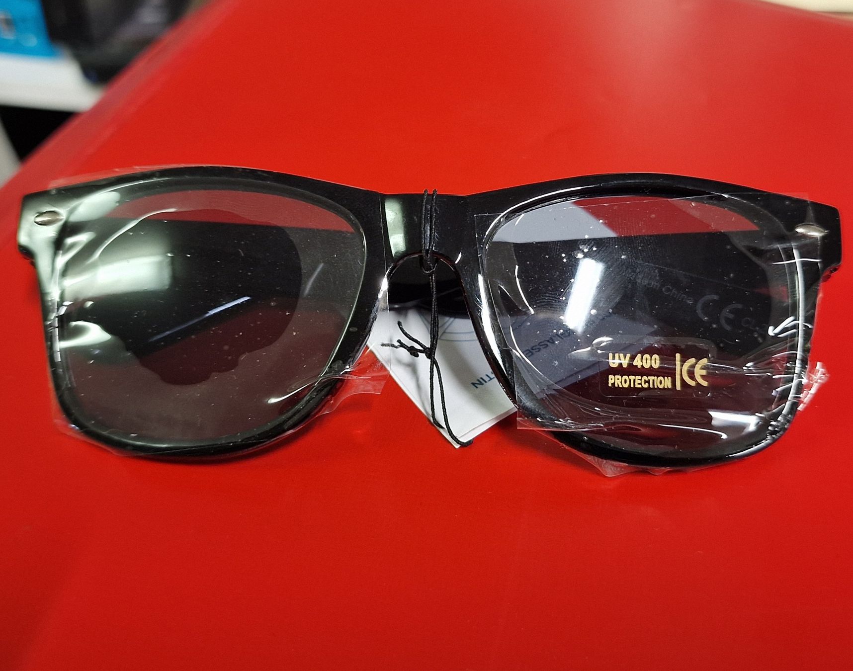 LG Occhiali & Lenti: Sonnenbrille UV 400 - (NEU!) - LG OLED EVO – Nuovo (secondo la descrizione) da Reinach BL venduto da _MasterK_