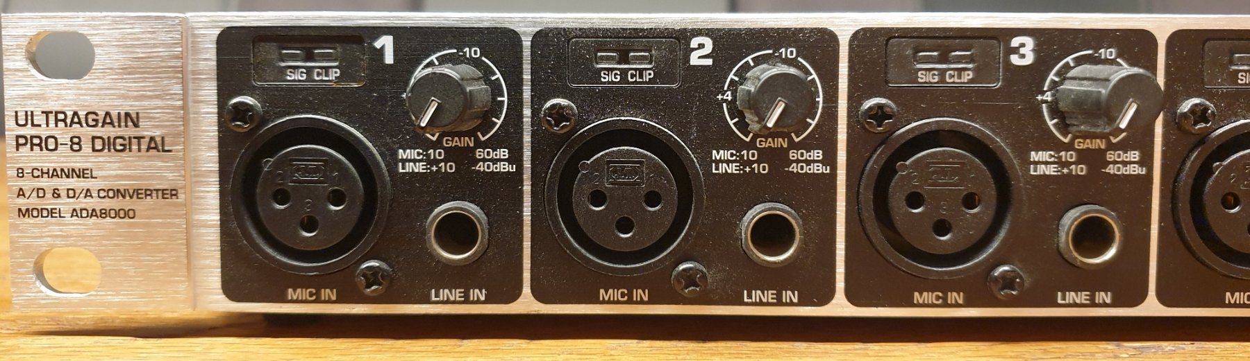 Behringer Amplificatori: Ultragain Pro-8 Digital – Nuovo (secondo la descrizione) da Recherswil venduto da bass-ted 3