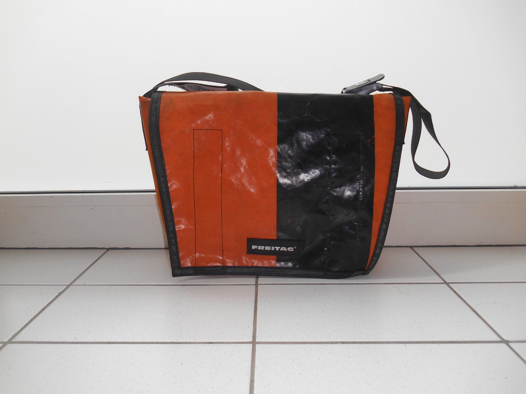 Freitag Borse: Freitag Tasche / Umhängetasche – Usato da Basel venduto da Birs868