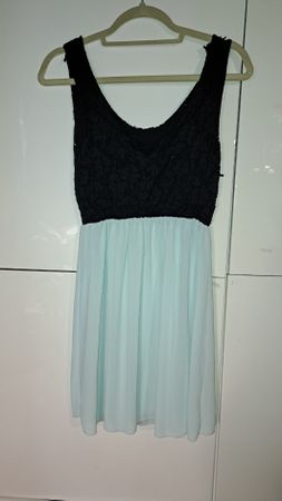 Schönes Kleid, schwarz/mint, Grösse M, Sommer, Top Zustand