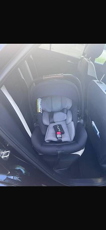Seggiolini per auto: Nuna Babyschale zu verkaufen  – Usato da Aesch BL venduto da viv_zjs7 2