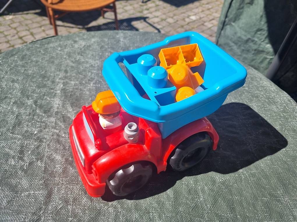 Giocattoli: Lastwagen mit Bauklötzen – Usato da Ennetmoos venduto da Schugge7