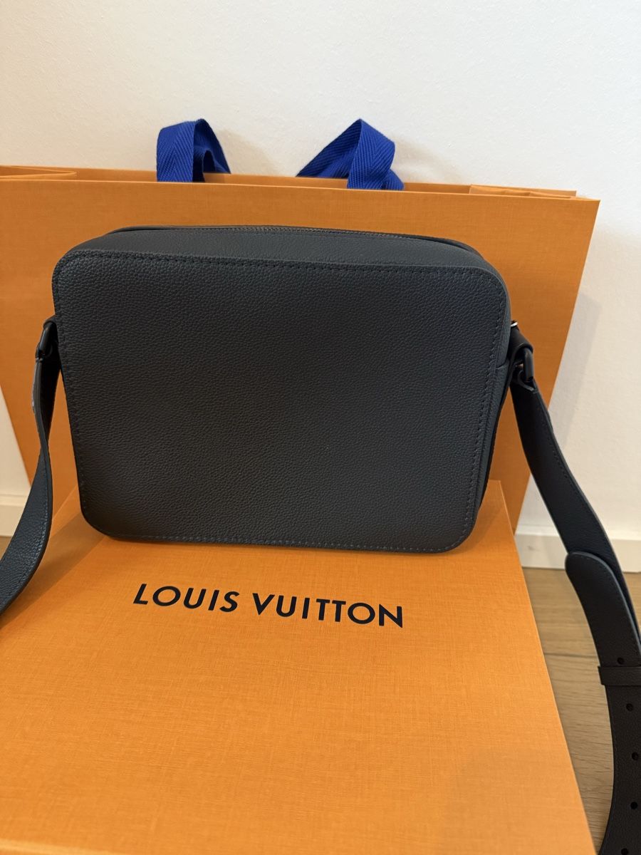 Louis Vuitton Borse: Louis Vuitton Bording Messenger Bag – Nuovo (secondo la descrizione) da Ettingen venduto da hin_qf7r 1