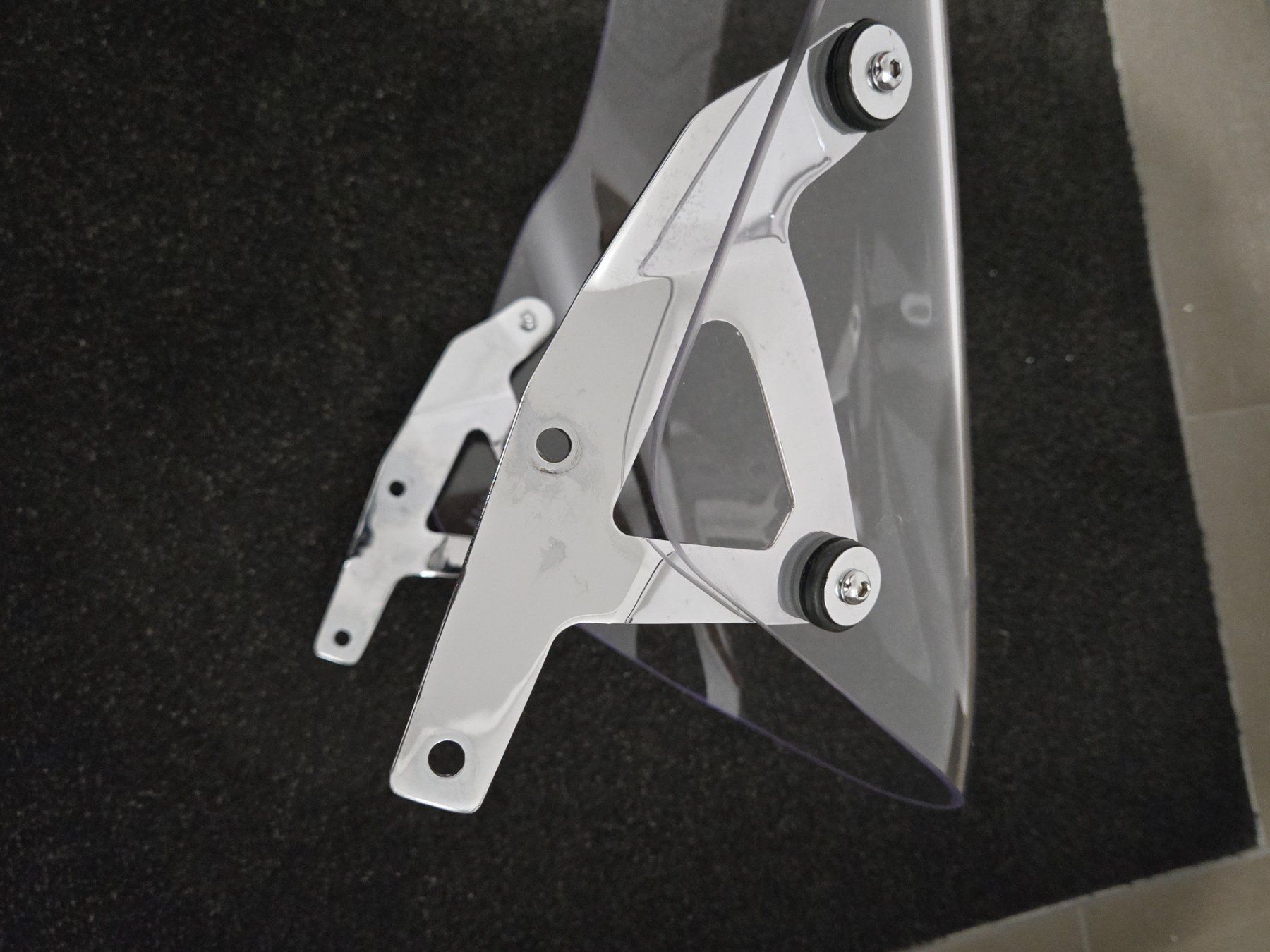 Suzuki Toutes les pièces détachées moto: Windschild für eine M 1500  Suzuki – Neuf avec emballage d'origine à Udligenswil par Triple-T 3