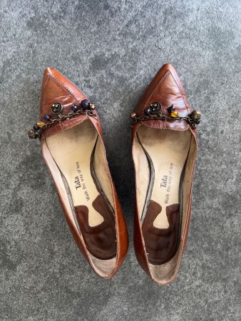 TATA Damenschuhe mit dekorativer Kugelkette - Größe 37
