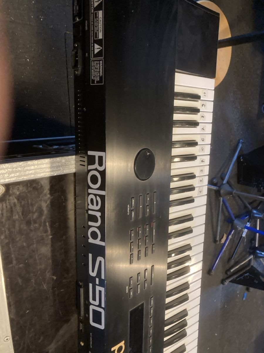 Roland Instruments de musique: keyboard – D'occasion à Signau par jamblaser 2