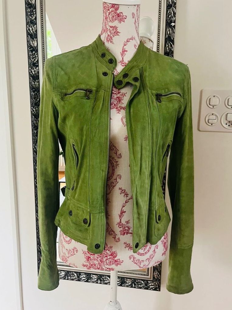 Dolce & Gabbana Giacche: D&G Lederjacke Wildlederjacke Grün – Usato da Winterthur venduto da Nanole