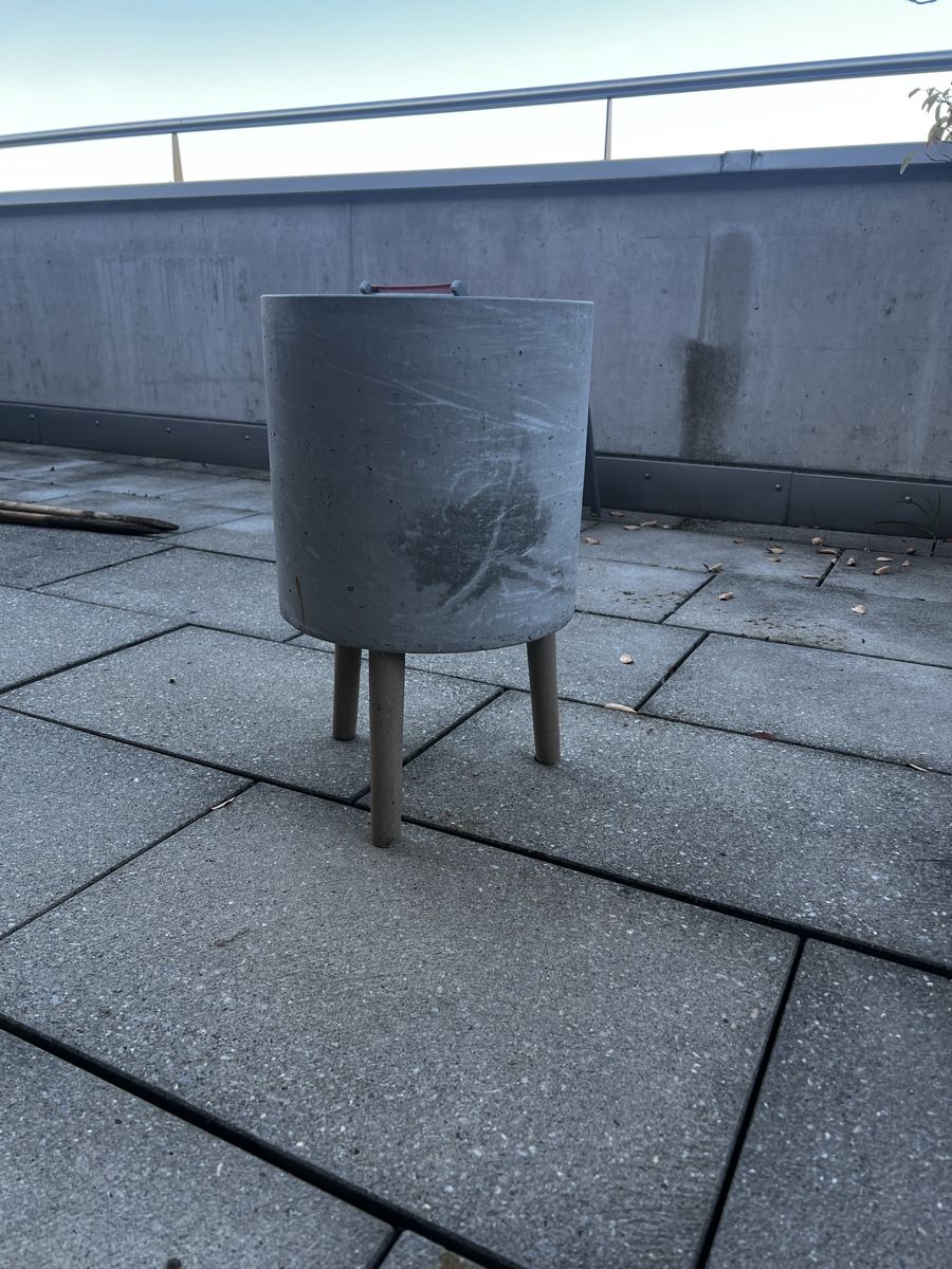Pots de fleurs: Pflanzentopf Beton – D'occasion à Balgach par mar_fg6d