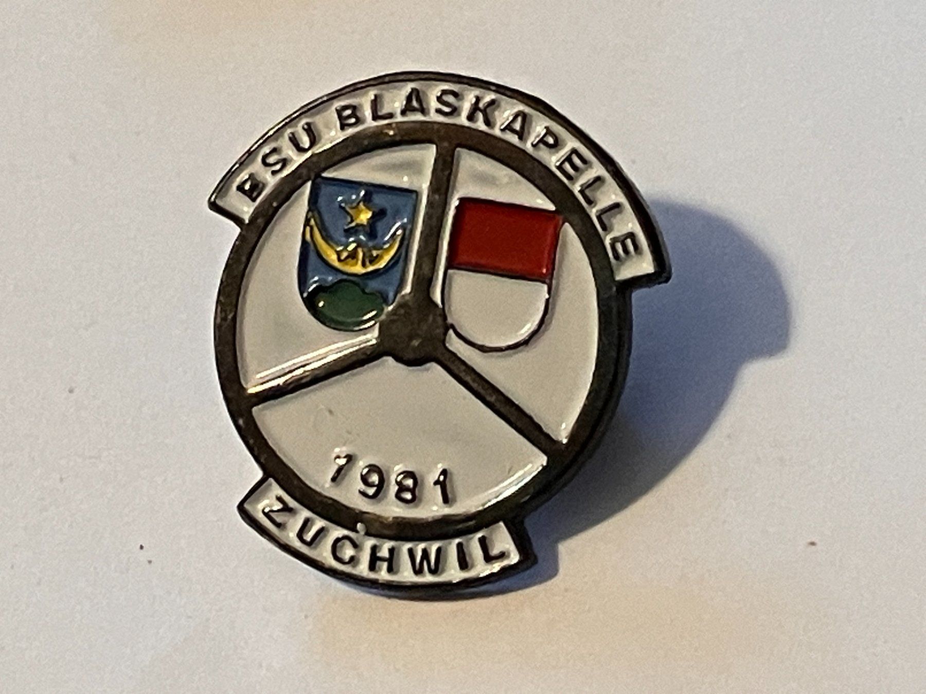 Plaketten & Abzeichen: 1 Pin BSU Blaskapelle Zuchwil – Gebraucht aus Basel von djwwpp