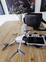 DJI Mini 3 Pro Drohne mit Fernsteuerung, neuwertig, berei...