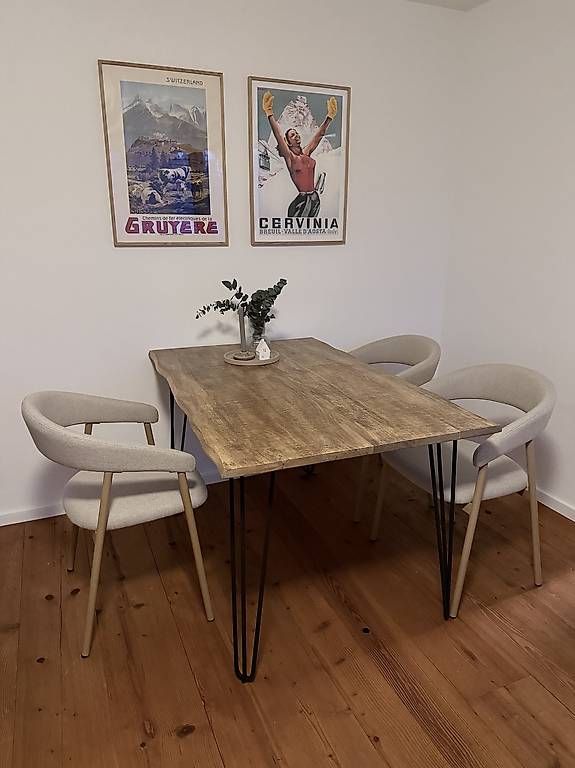 Tables: Esstisch 140 cm – Neuf avec emballage d'origine à Boltigen par evelyne.bieri20