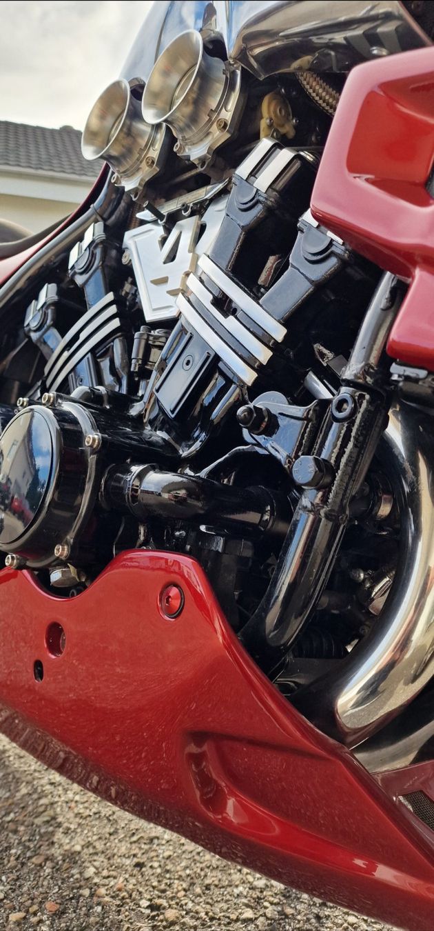 Yamaha Toutes les pièces détachées moto: YAMAHA V-MAX 1200 – D'occasion à Roggliswil par Bluro90 5