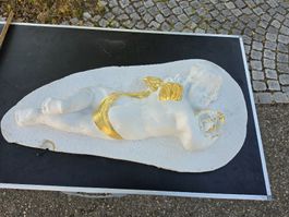 Dekoration Engel auf Platte mit Goldverzierungen Zustand gut