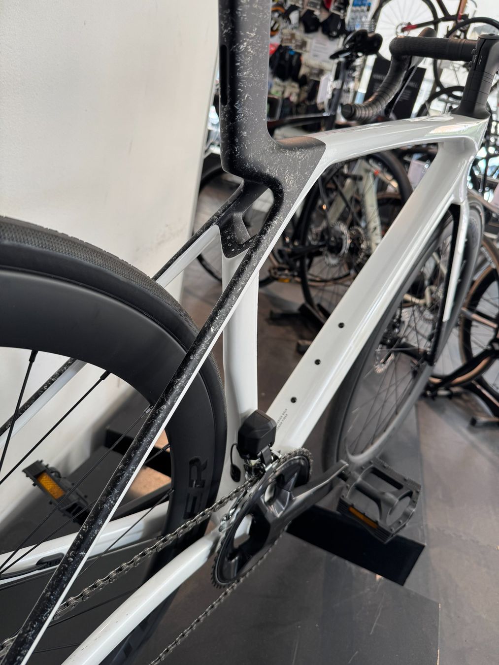 Trek Biciclette: Trek Madone SL 6 Gen 8, Grösse Medium – Nuovo e nell'imballaggio originale da Zürich venduto da Velofabrik01 2