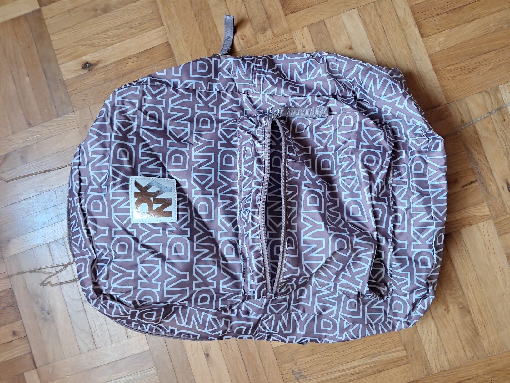 DKNY Zaini: DKNY Backpack Rucksack NEU – Nuovo e nell'imballaggio originale da Kefikon TG venduto da theratpack20 3