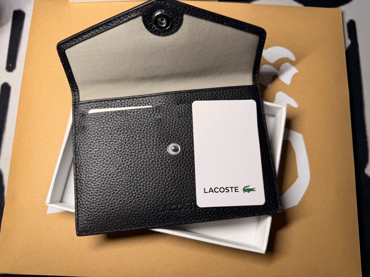 Lacoste Altro in  Abbigliamento & Accessori: Lacoste-Reisepasshülle Neu – Nuovo e nell'imballaggio originale da Visp venduto da locosshop 3