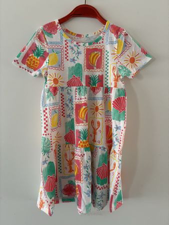 Schönes Kleid Gr. 128, Neu