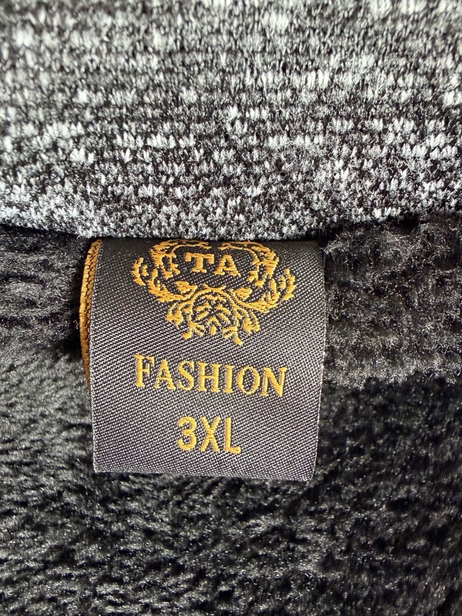Giacche: Warme Jacke mit Kapuze  – Nuovo (secondo la descrizione) da Zürich venduto da d-ron 4
