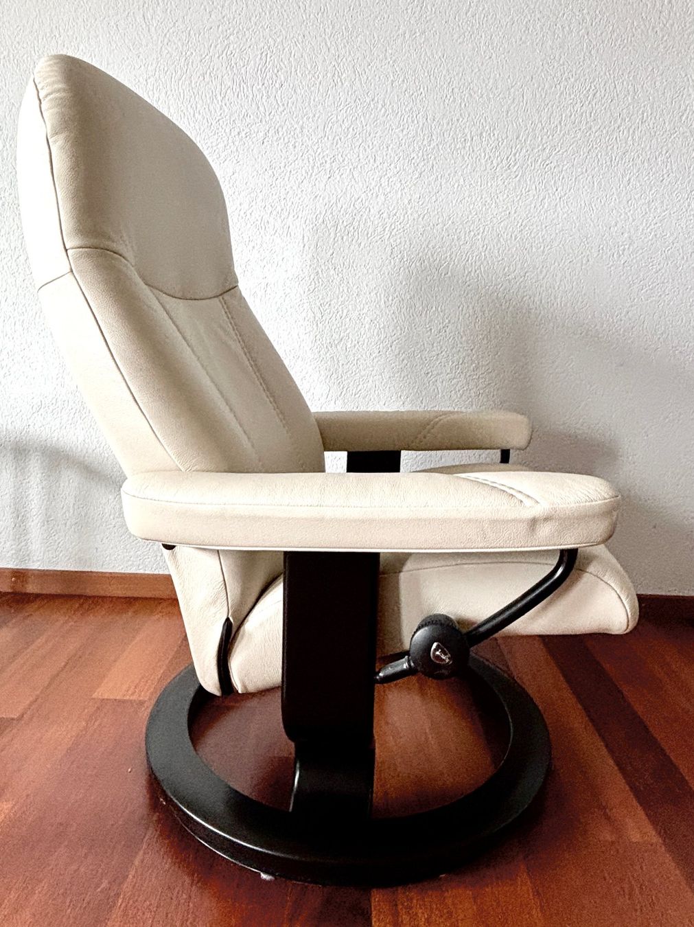 Stressless Poltrone: Stressless Consul Relaxsessel mit Hocker (Cream) – Usato da Zürich venduto da tkhs 2