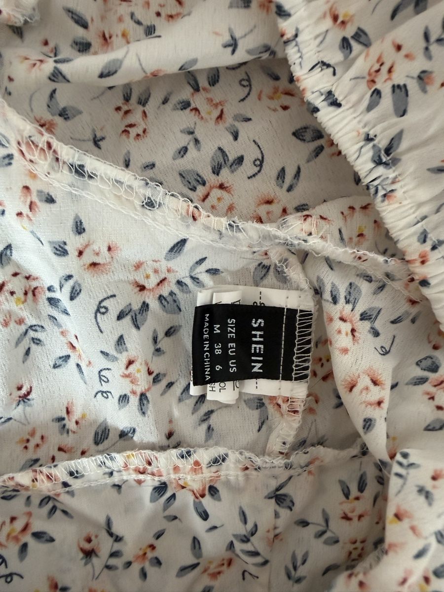 Shein Camicette: Kurzarm Bluse Grösse M  – Usato da Hüttwilen venduto da sar_8gj7 1