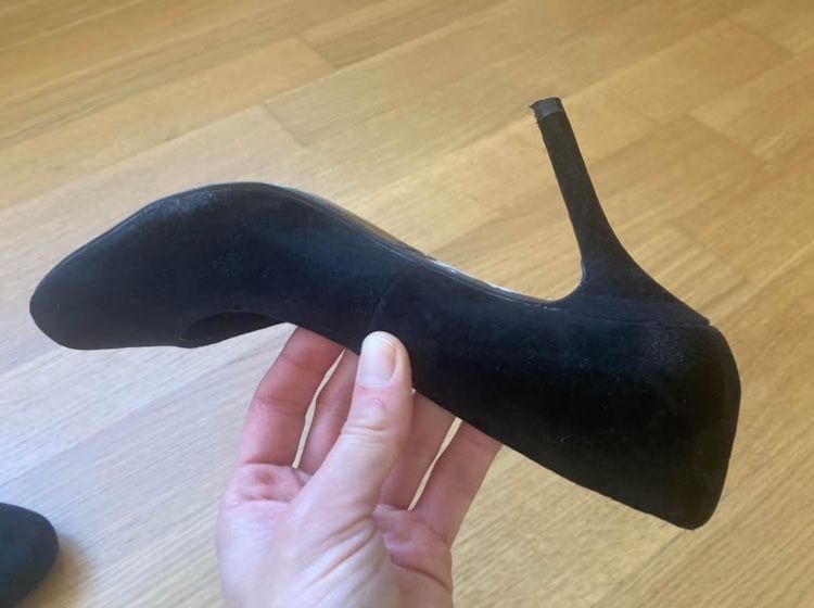 Scarpe da donna: Schwarze hochhackiger Schuh – Usato da Zürich venduto da toritorito 2