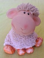Süsses Schaf aus Ton flauschig Deko Figur